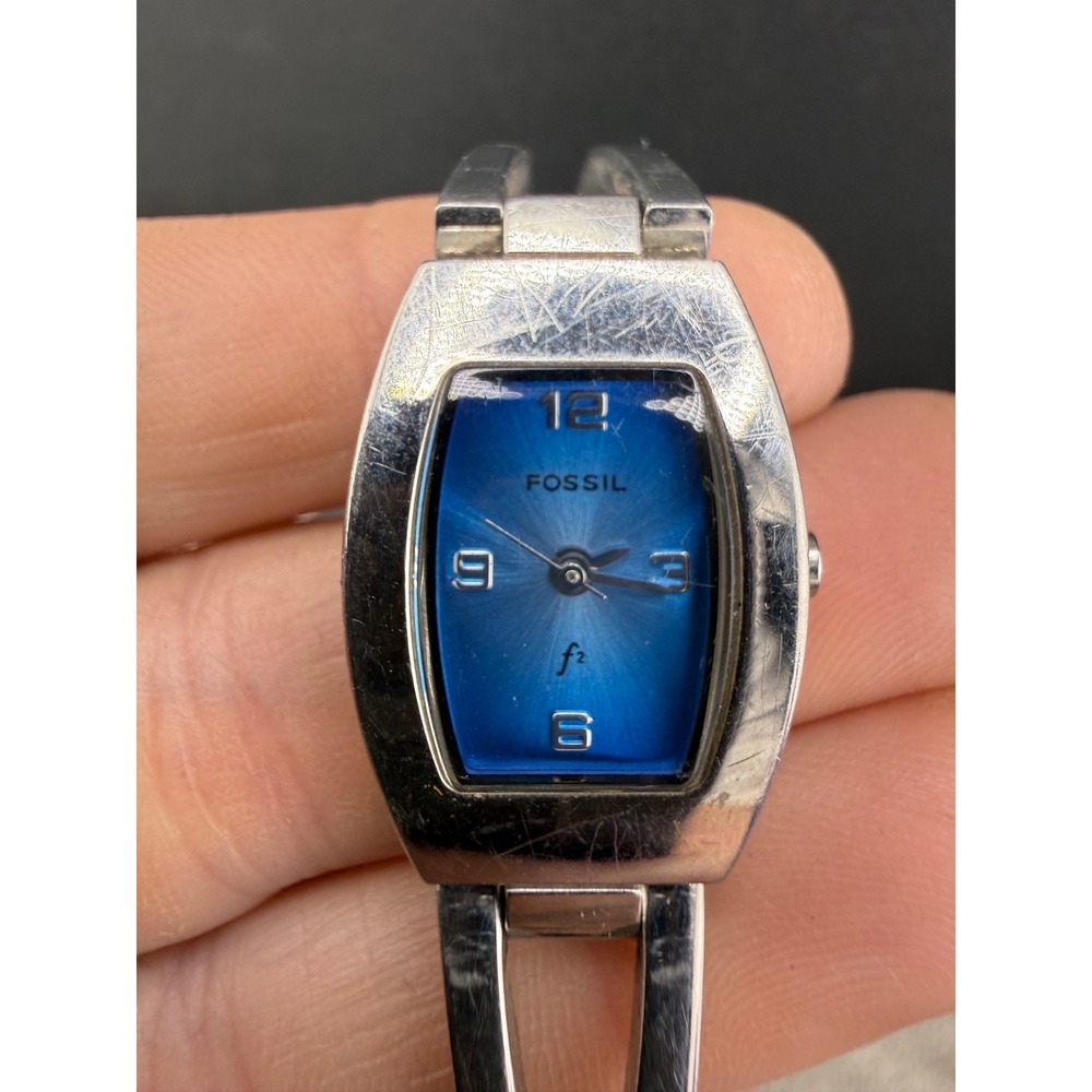 Vintage Fossil Women's‎ Watch Silver Tone Blue F2 Untested 6"